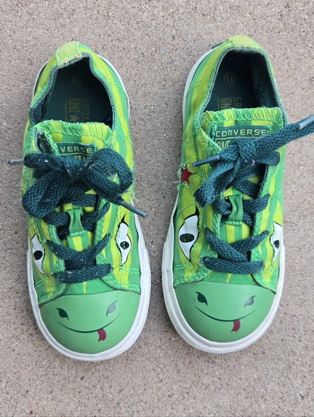Converse All Star Chuck Taylor Dinosaur Canvas Low-Top Sneakers Green Kids sz 11